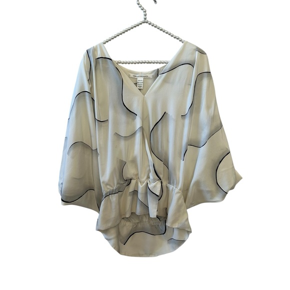 DIANE von FURSTENBERG | Women's White and Black Silk Top Blouse Size 6 - Picture 2 of 6